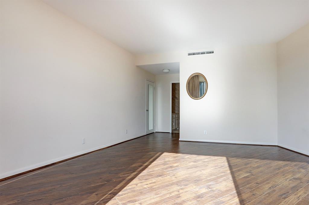 5050 Woodway Drive #5G, Houston, Texas image 6