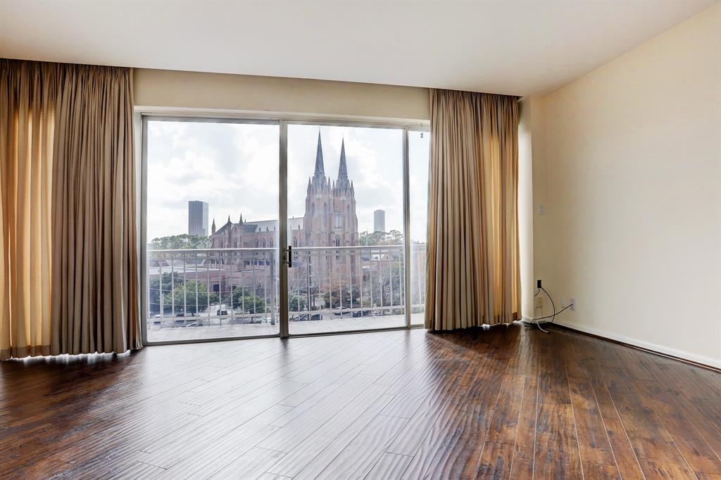 5050 Woodway Drive #5G, Houston, Texas image 1
