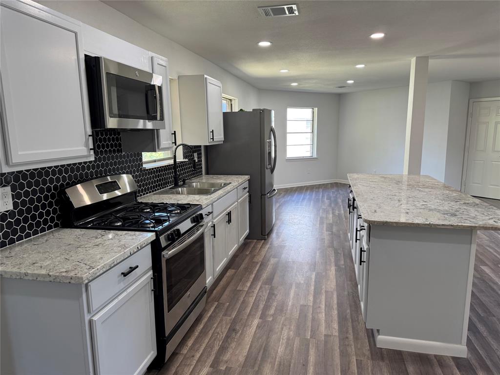 5218 Greylog Drive, Houston, Texas image 8