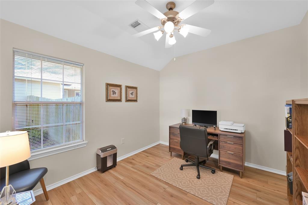 31 Greenwich Place, Conroe, Texas image 8