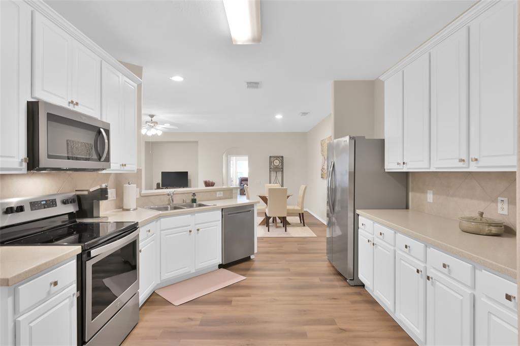 31 Greenwich Place, Conroe, Texas image 18