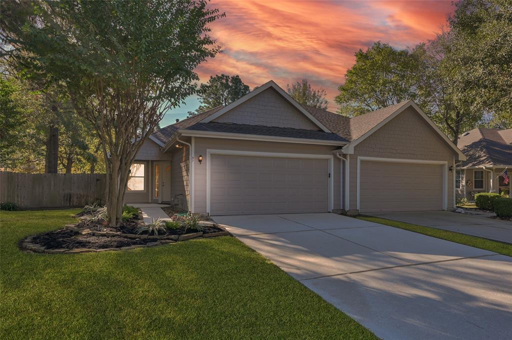 31 Greenwich Place, Conroe, Texas image 1