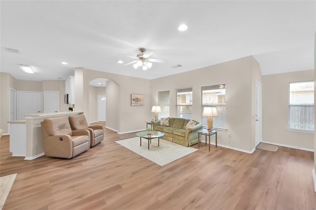 31 Greenwich Place, Conroe, Texas image 12