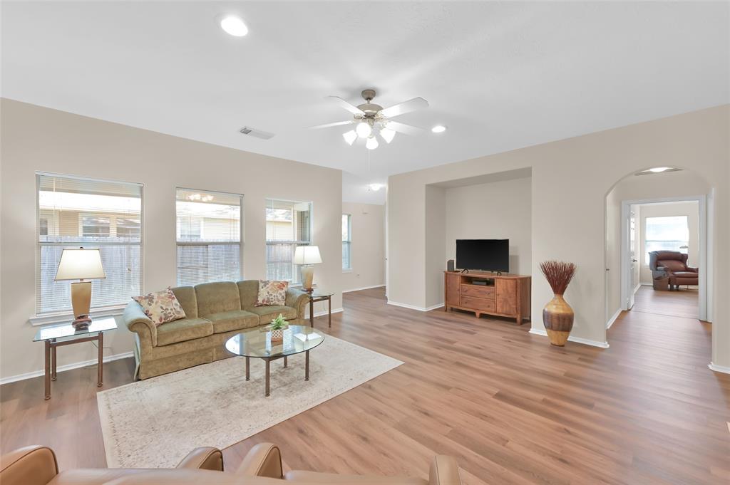 31 Greenwich Place, Conroe, Texas image 11