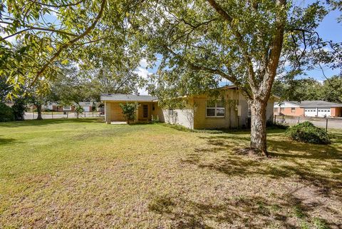 A home in El Campo