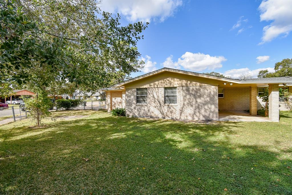 309 Town And Country Drive, El Campo, Texas image 27