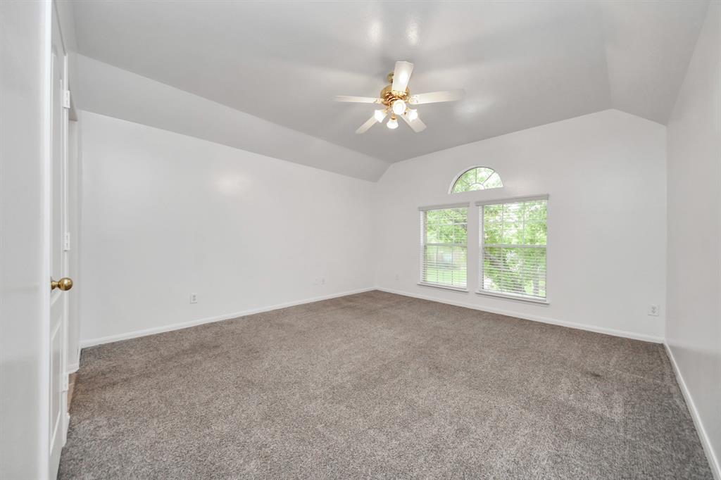 1605 Spring Glen Lane, Pearland, Texas image 36