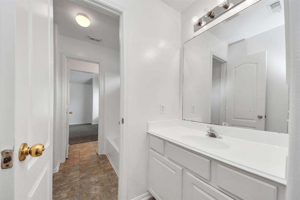 1605 Spring Glen Lane, Pearland, Texas image 35