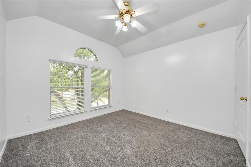 1605 Spring Glen Lane, Pearland, Texas image 33