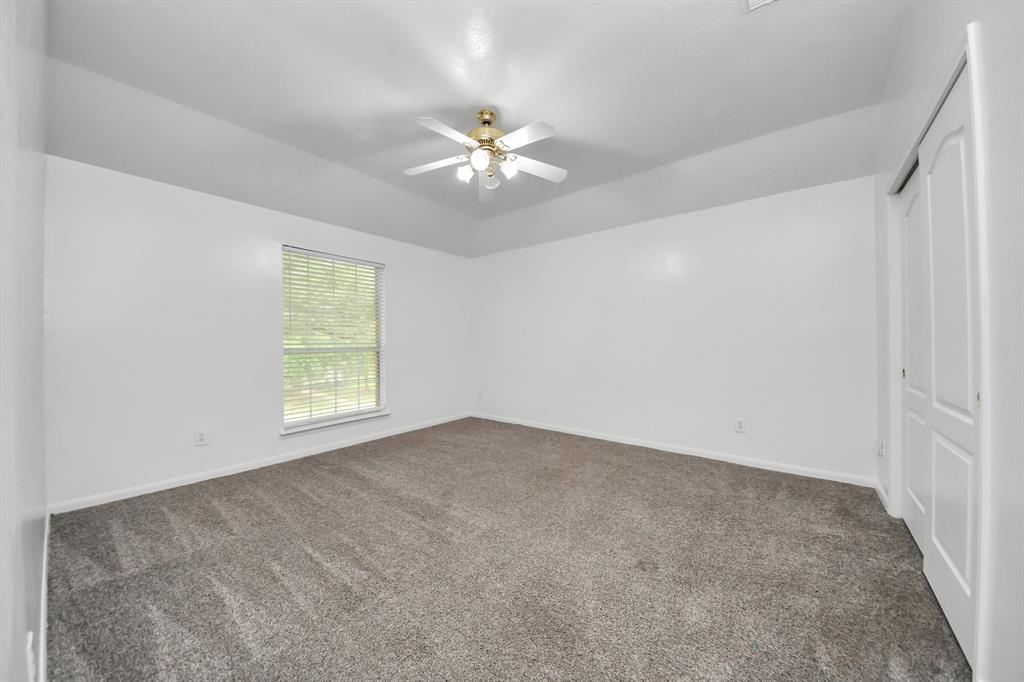 1605 Spring Glen Lane, Pearland, Texas image 32