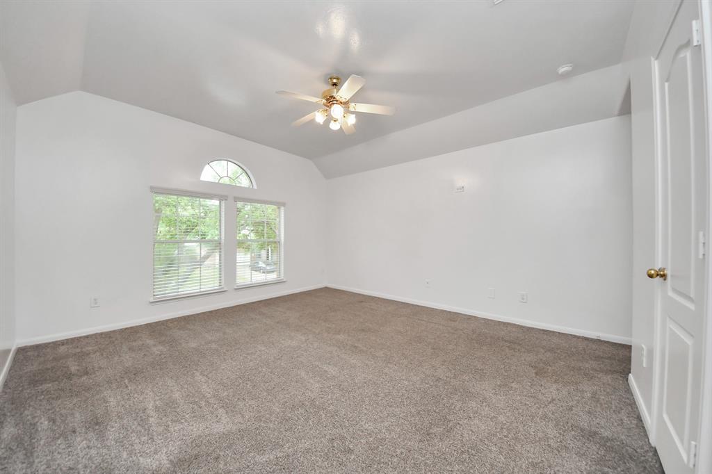 1605 Spring Glen Lane, Pearland, Texas image 38