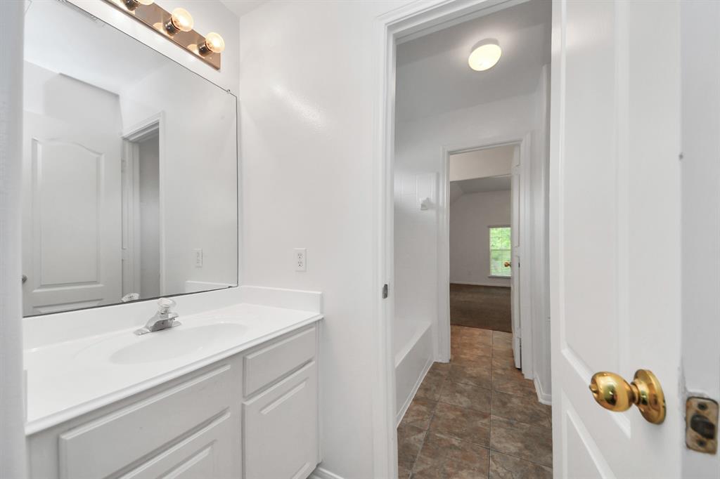 1605 Spring Glen Lane, Pearland, Texas image 34