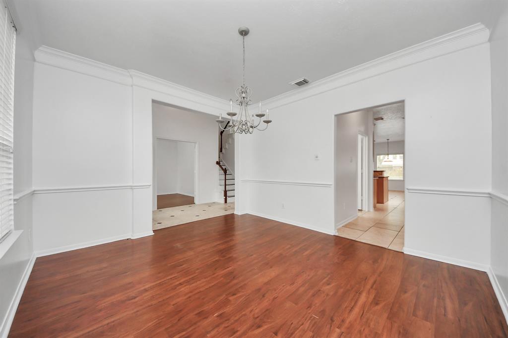 1605 Spring Glen Lane, Pearland, Texas image 5