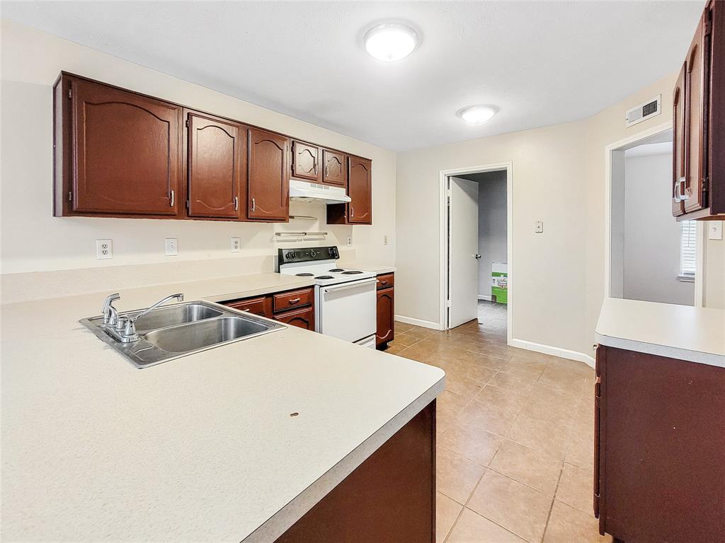 19926 Rising Star Drive, Humble, Texas image 5