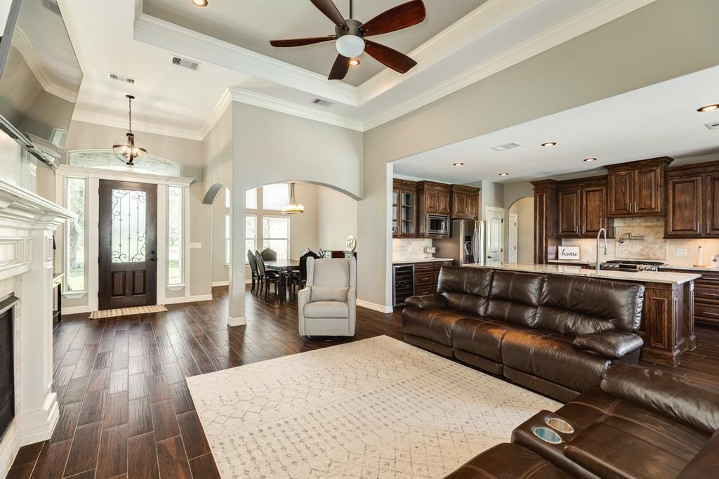 738 Stallion Circle, Angleton, Texas image 18