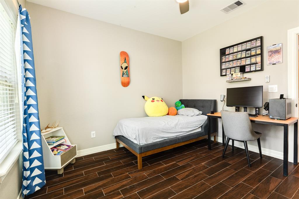 738 Stallion Circle, Angleton, Texas image 33