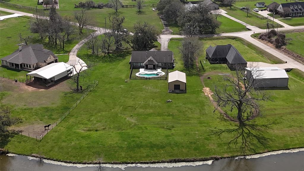 738 Stallion Circle, Angleton, Texas image 9