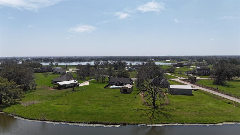 738 Stallion Circle, Angleton, Texas image 38