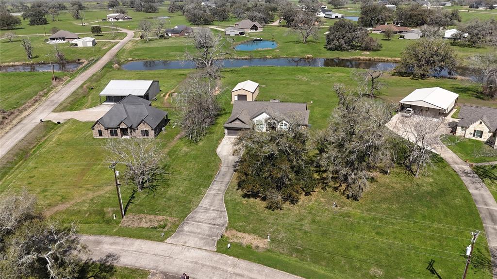738 Stallion Circle, Angleton, Texas image 36