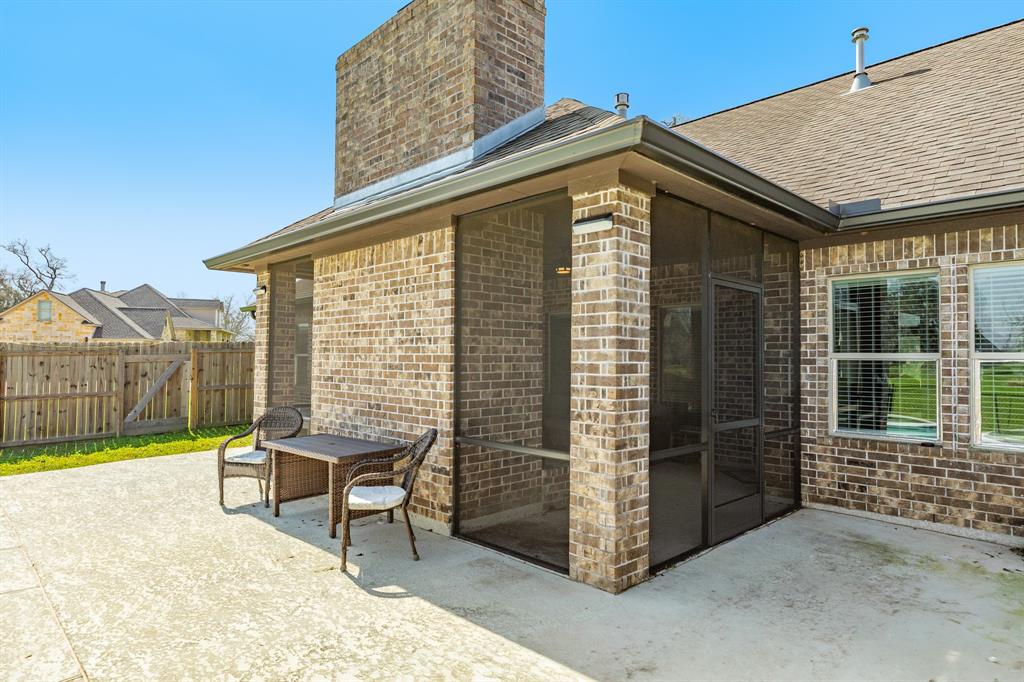 738 Stallion Circle, Angleton, Texas image 15
