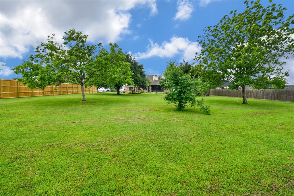 Montgomery, Texas 77356, United States, 4 Bedrooms Bedrooms, ,5 BathroomsBathrooms,Residential,Pending,40345