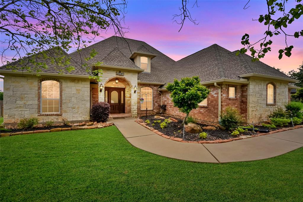 Montgomery, Texas 77356, United States, 4 Bedrooms Bedrooms, ,5 BathroomsBathrooms,Residential,Pending,40345