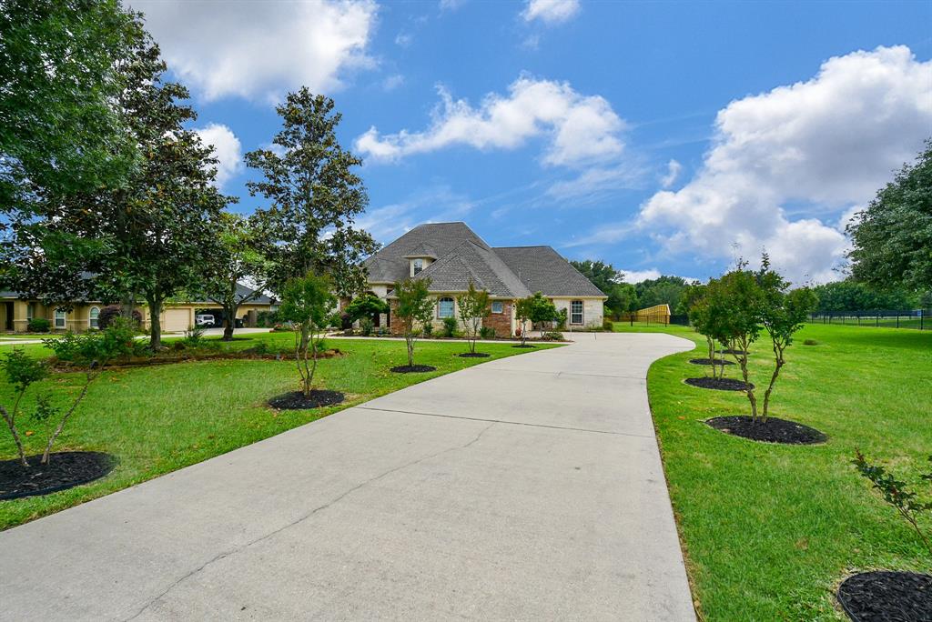 Montgomery, Texas 77356, United States, 4 Bedrooms Bedrooms, ,5 BathroomsBathrooms,Residential,Pending,40345