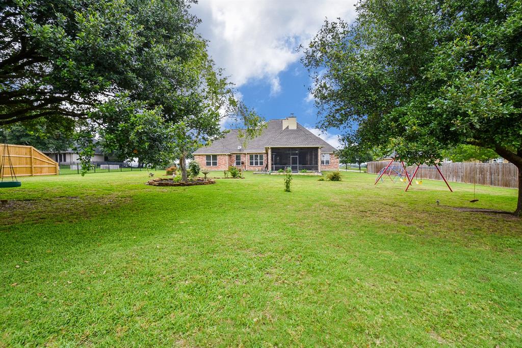 Montgomery, Texas 77356, United States, 4 Bedrooms Bedrooms, ,5 BathroomsBathrooms,Residential,Pending,40345