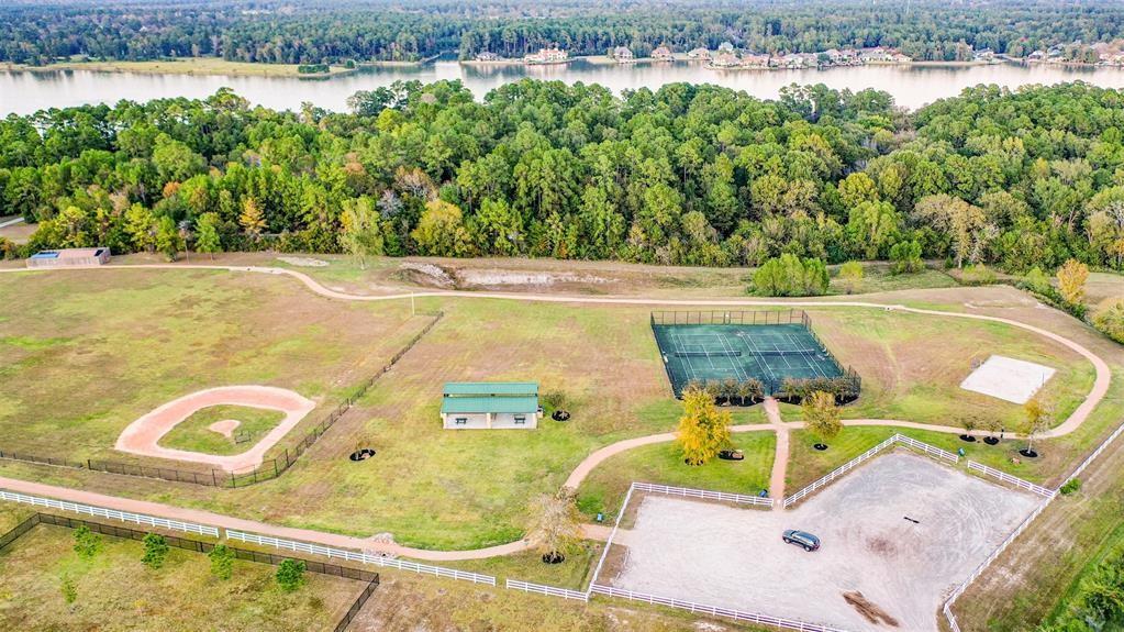 Montgomery, Texas 77356, United States, 4 Bedrooms Bedrooms, ,5 BathroomsBathrooms,Residential,Pending,40345