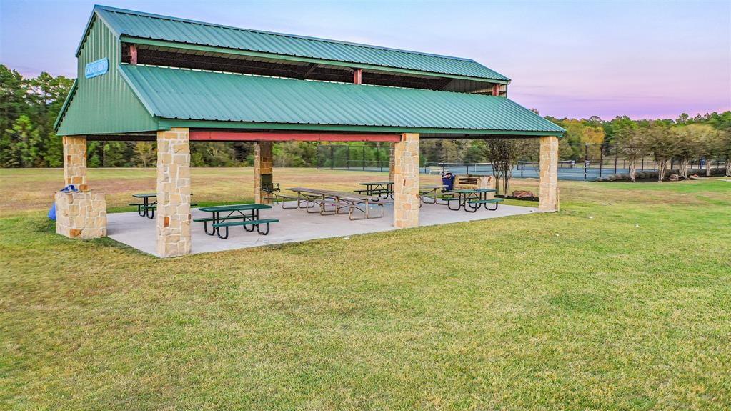 Montgomery, Texas 77356, United States, 4 Bedrooms Bedrooms, ,5 BathroomsBathrooms,Residential,Pending,40345