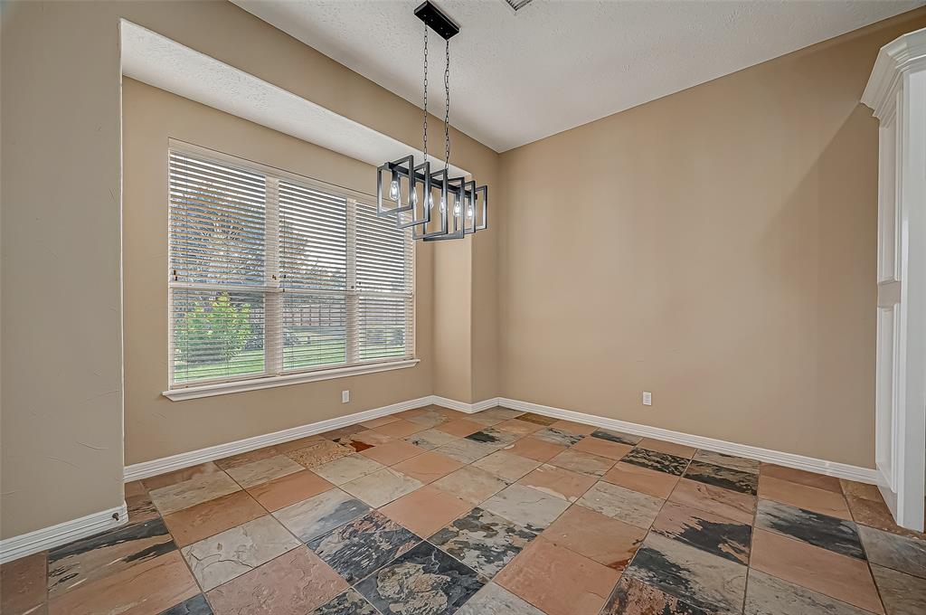 Montgomery, Texas 77356, United States, 4 Bedrooms Bedrooms, ,5 BathroomsBathrooms,Residential,Pending,40345