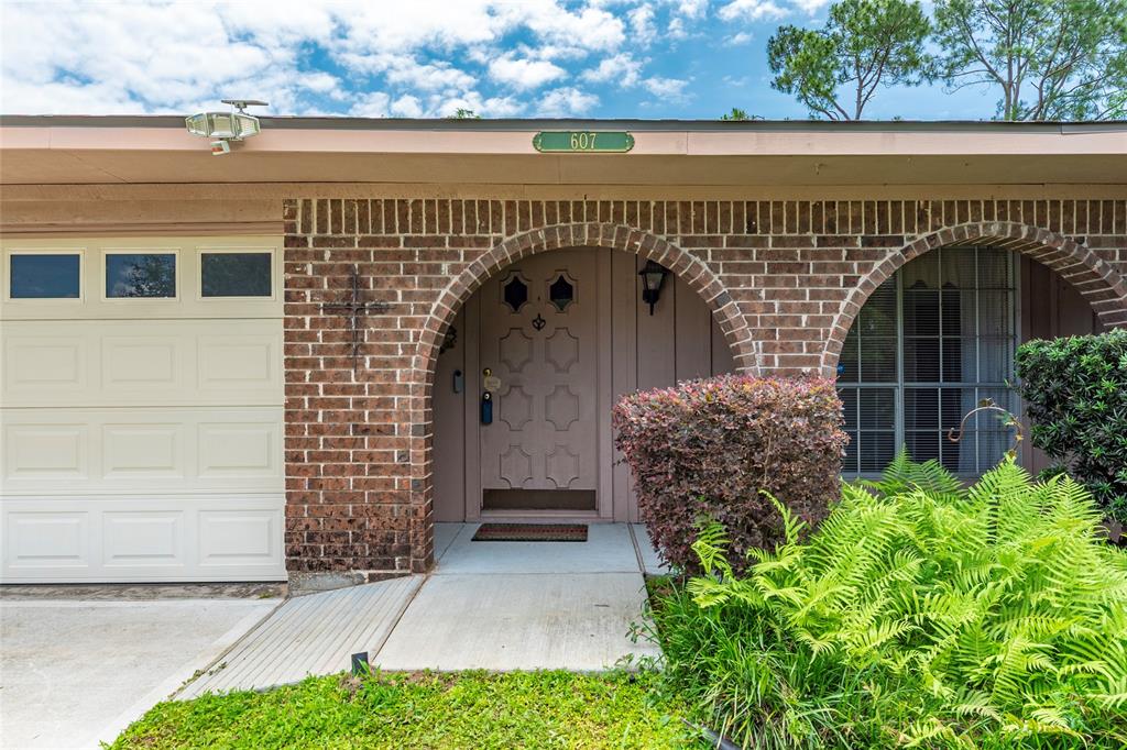 607 S Heather Lane, Friendswood, Texas image 6