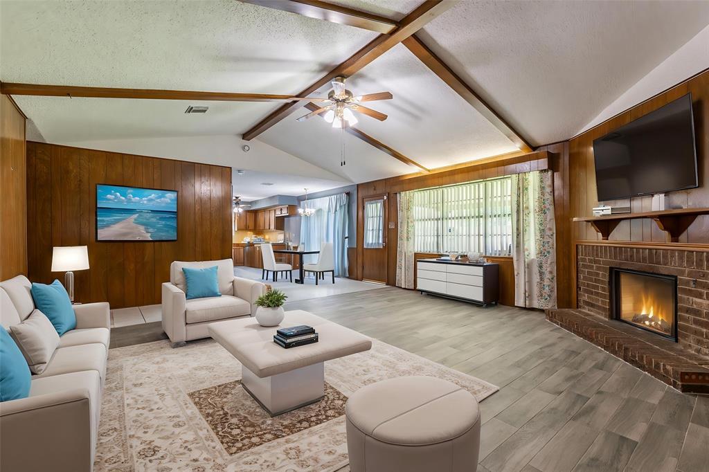 607 S Heather Lane, Friendswood, Texas image 9