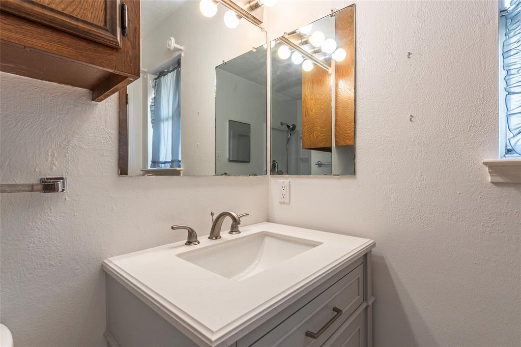 607 S Heather Lane, Friendswood, Texas image 34