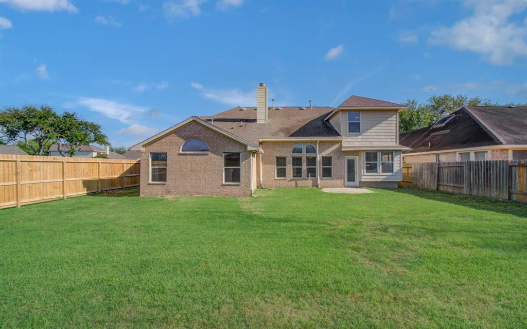 2210 Waters Edge Lane, League City, Texas image 45