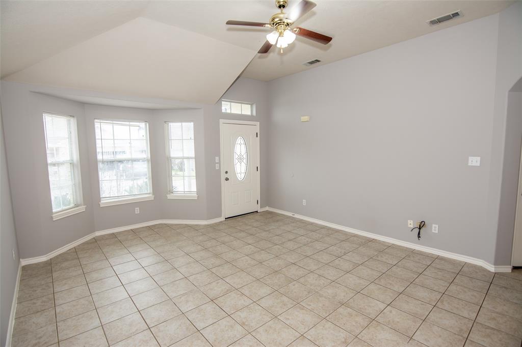 145 Snug Harbor Drive, Conroe, Texas image 3