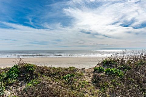 A home in Crystal Beach