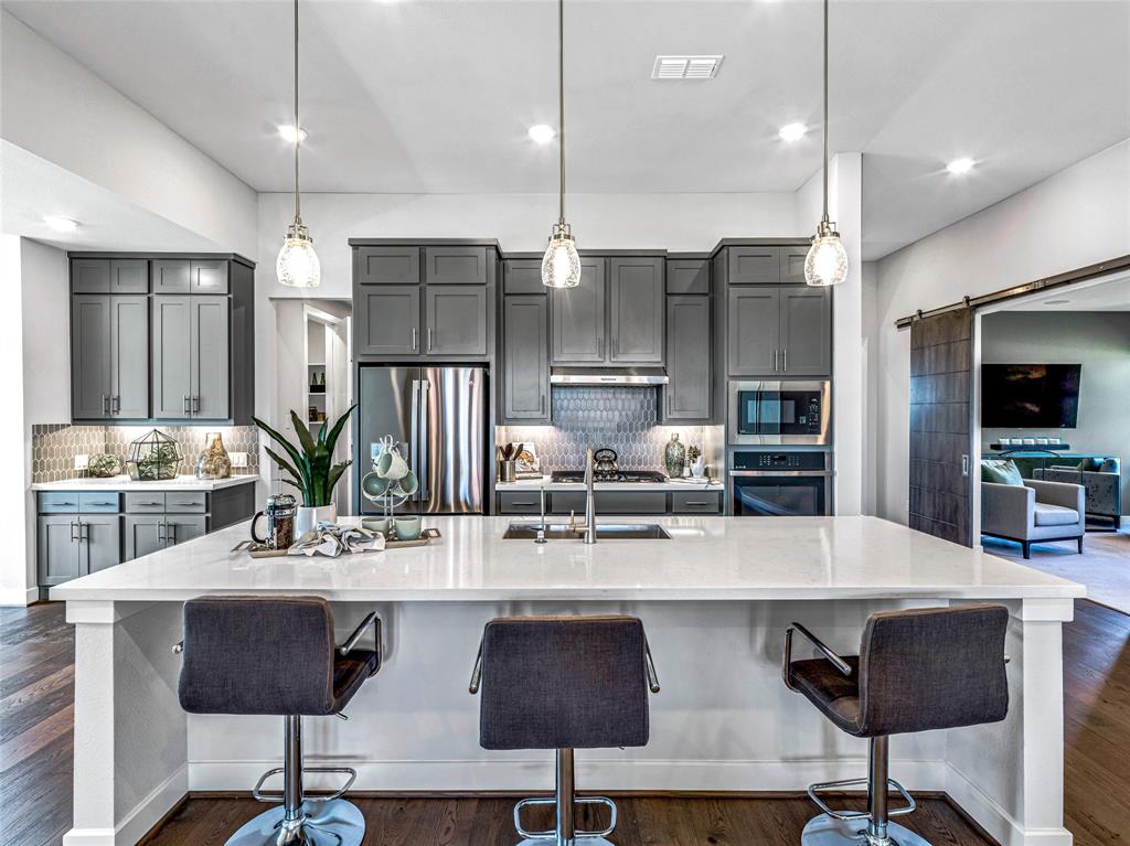 1669 Birch Lake Bend, Friendswood, Texas image 14