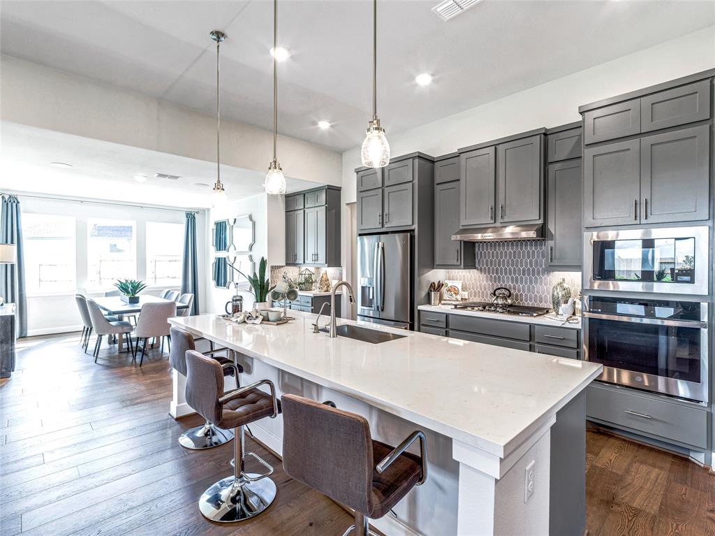 1669 Birch Lake Bend, Friendswood, Texas image 13