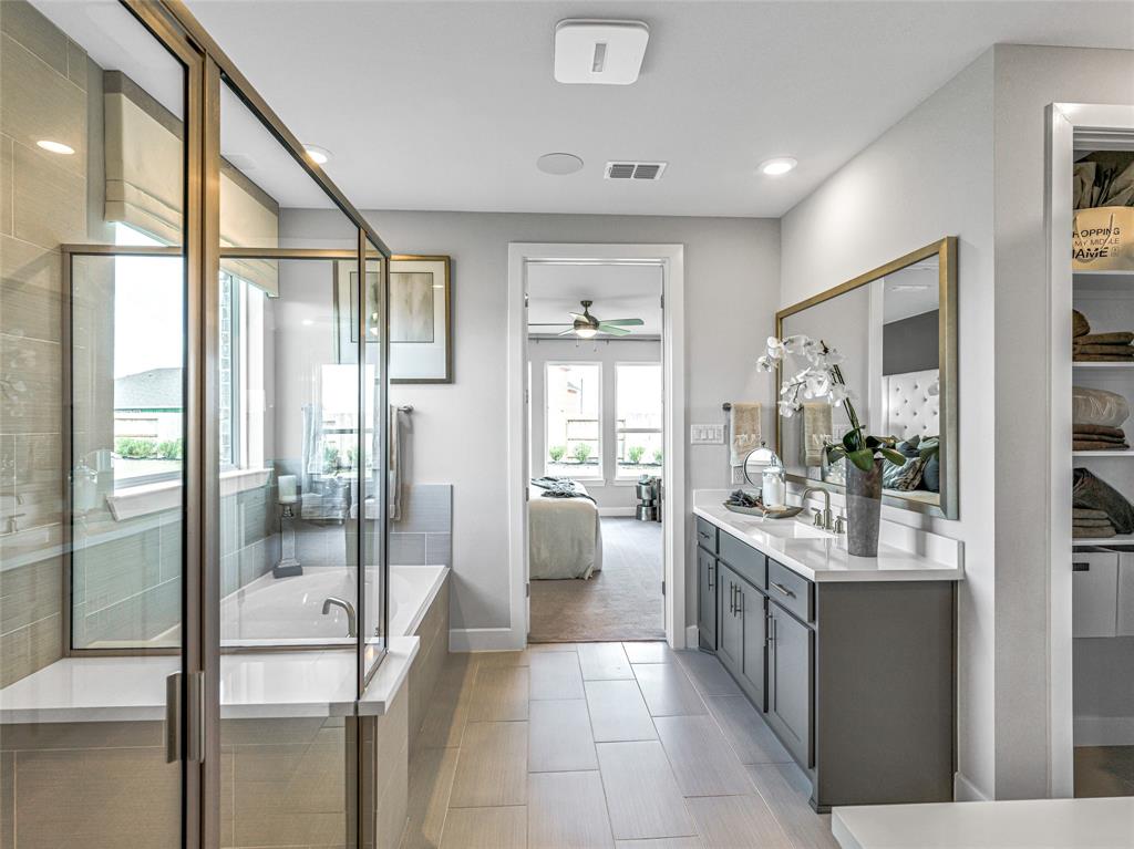 1669 Birch Lake Bend, Friendswood, Texas image 27