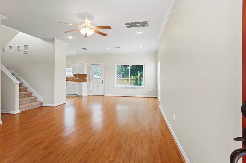 3802 Barracuda Lane, La Porte, Texas image 4