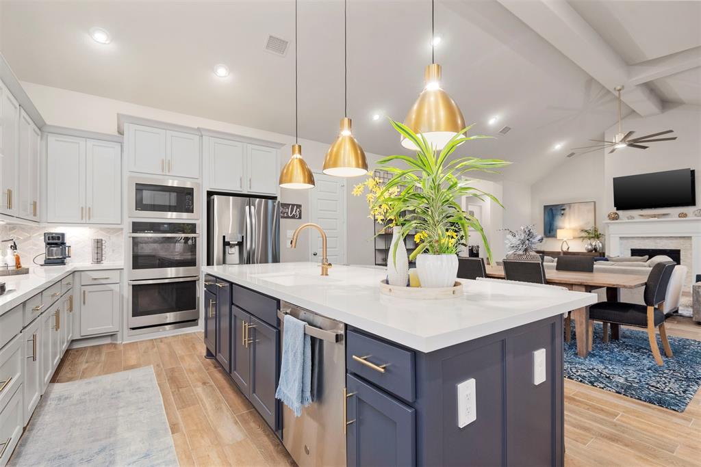 206 Calm Savanna Court, Conroe, Texas image 16
