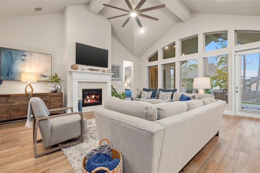 206 Calm Savanna Court, Conroe, Texas image 10