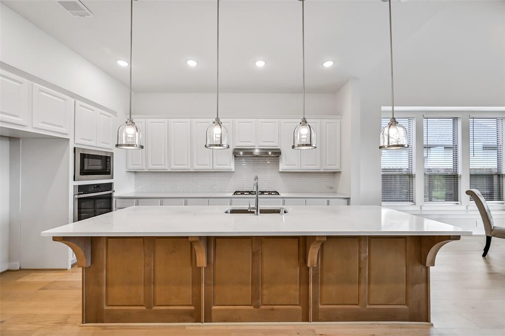510 Rita Blanca Drive, Webster, Texas image 7