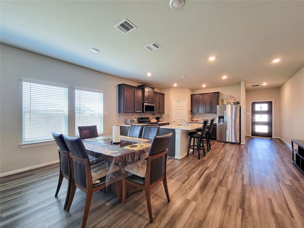 2211 E Winding Pines Drive, Tomball, Texas image 10