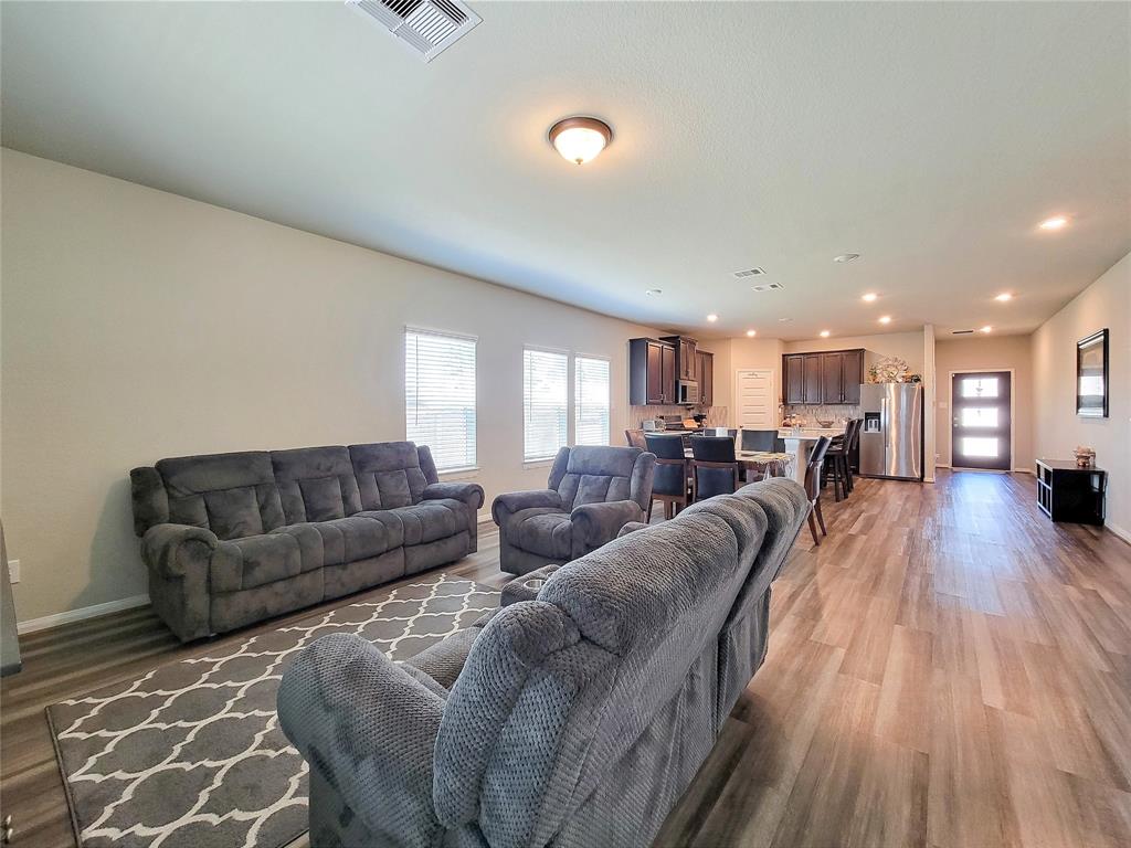 2211 E Winding Pines Drive, Tomball, Texas image 12