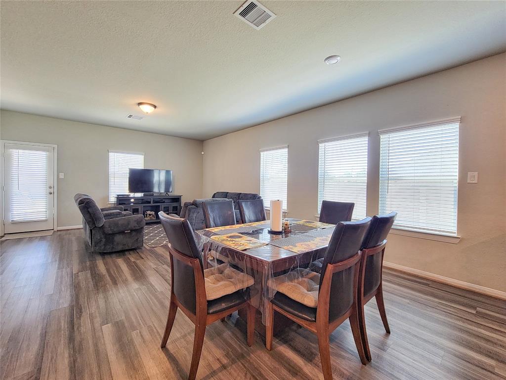 2211 E Winding Pines Drive, Tomball, Texas image 11