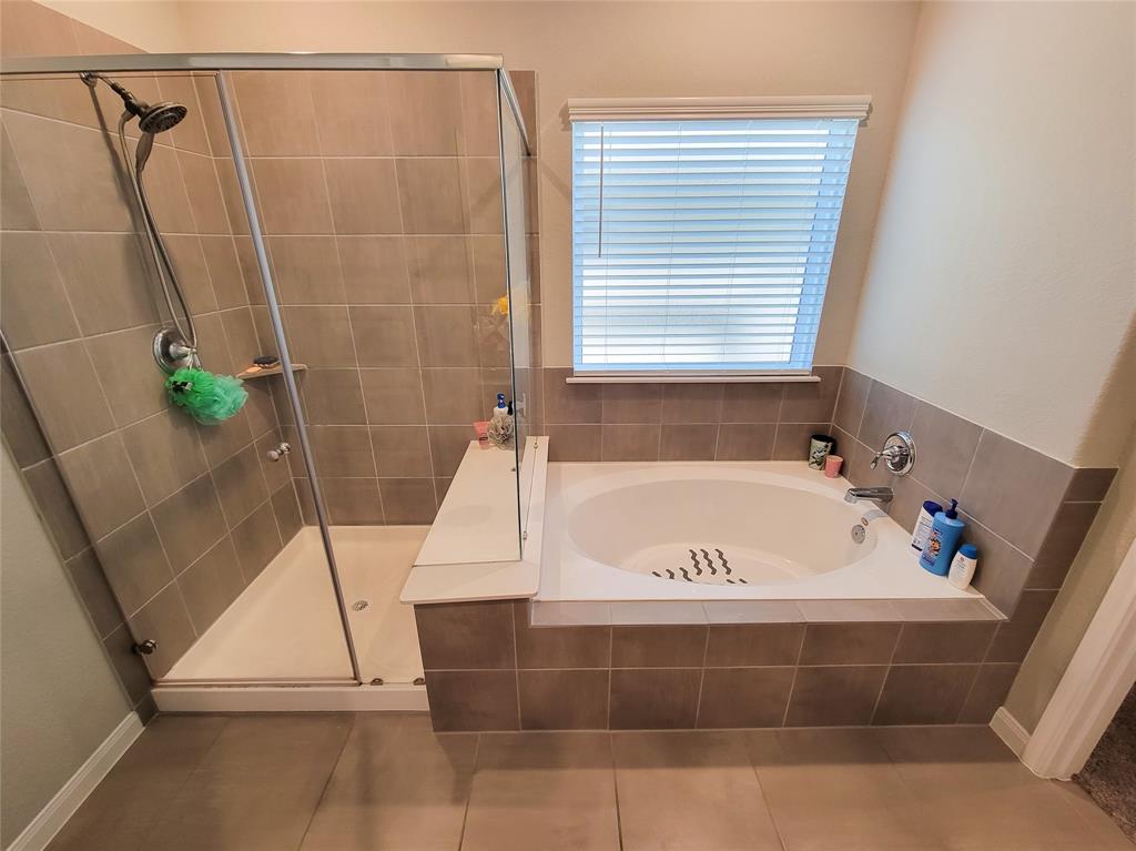 2211 E Winding Pines Drive, Tomball, Texas image 19