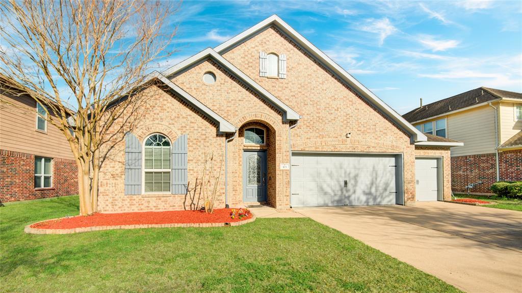 103 Long Meadow Court, Clute, Texas image 2