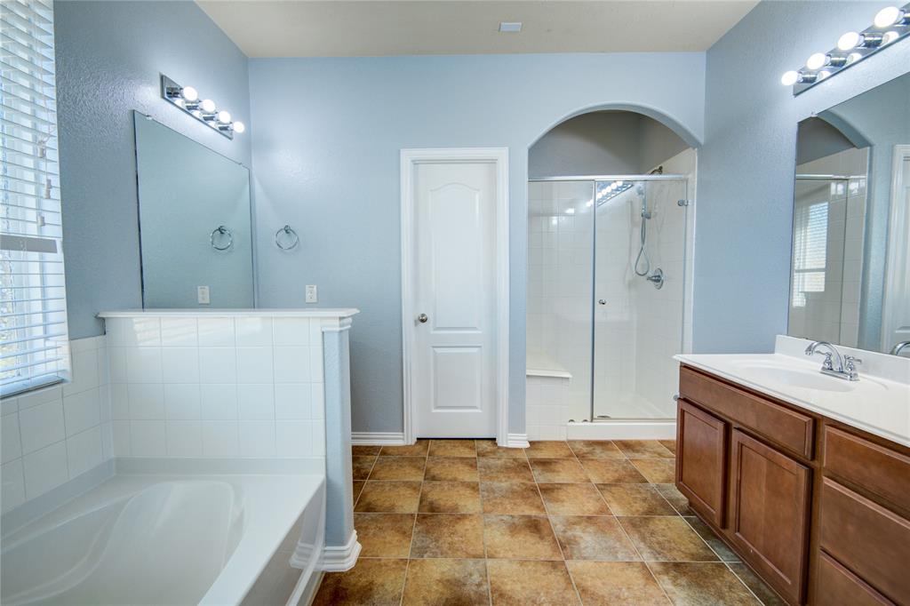 103 Long Meadow Court, Clute, Texas image 34
